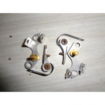 simca -versailles V8 ,le jeu de 4 pieces ( avec axe )