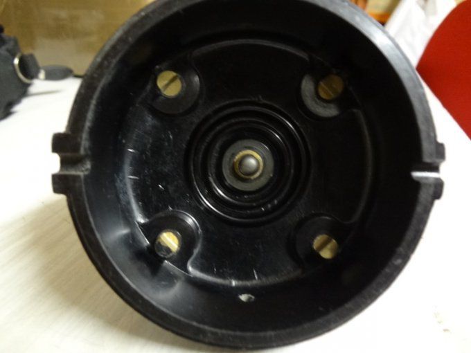 Tete de distribution ducellier  magnéto PHI 4 cyl