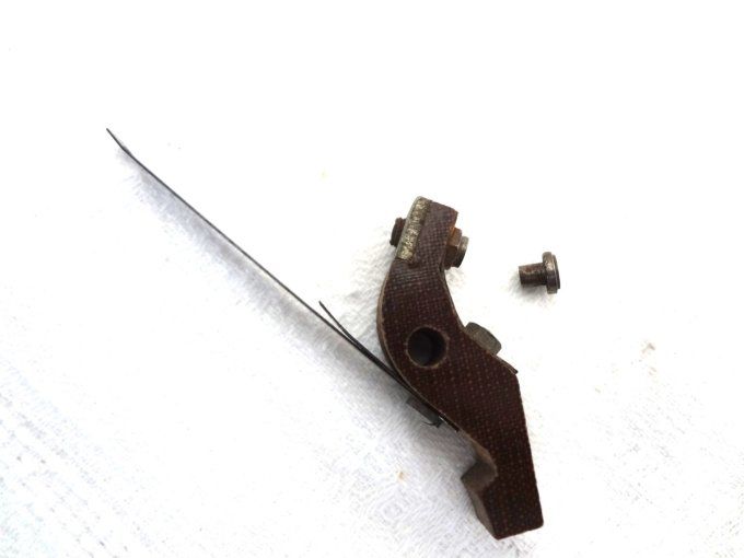  Kit reparation rupteur safi ssy-ssx ---1 linguet neuf et un contact a riveté sur la partie fixe