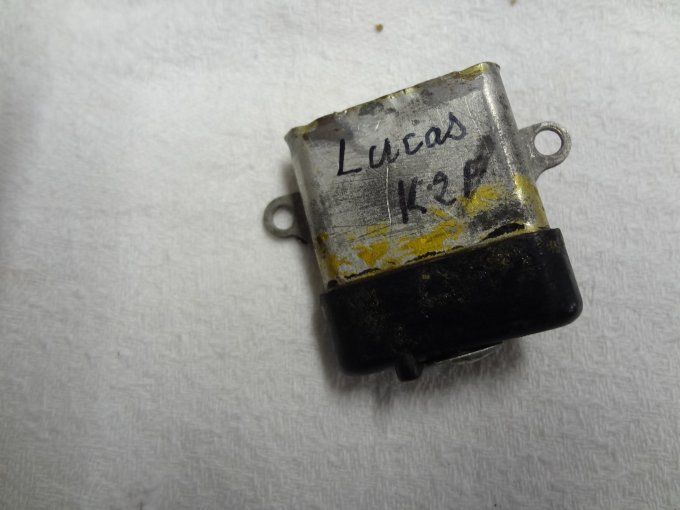   Condensateur papier pour magneto Lucas K2F --K1F